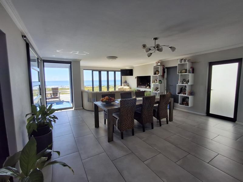 5 Bedroom Property for Sale in Sandy Point Western Cape